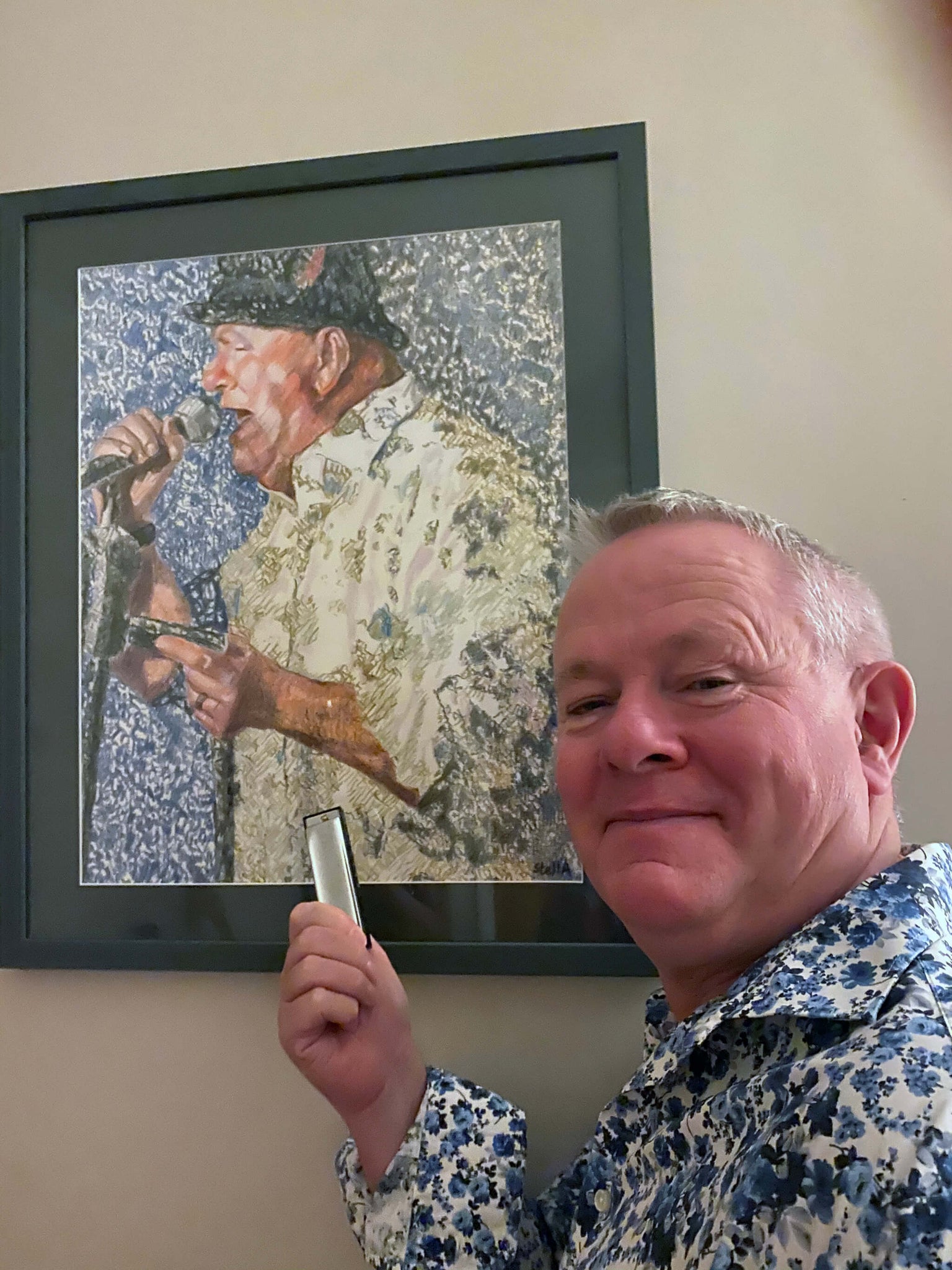 Voodoo Sheiks Slowblow Dave with Stella Tooth's portrait of him - a gift from relatives. 