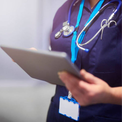 Nurse wearing cardholder with lanyard