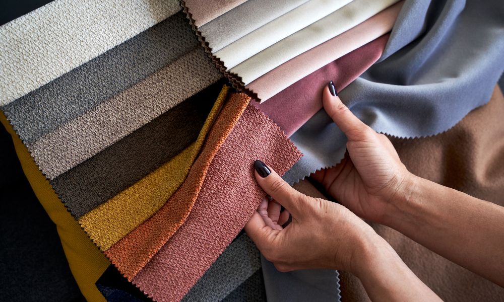 https://thefabricoutlet.com/blogs/news/the-pros-and-cons-of-linen-upholstery-fabric