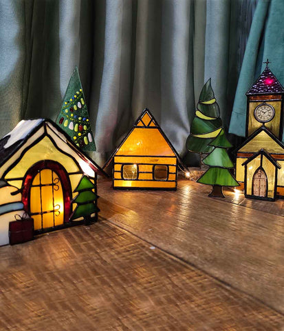 Maisons de Noël en vitrail Tiffany