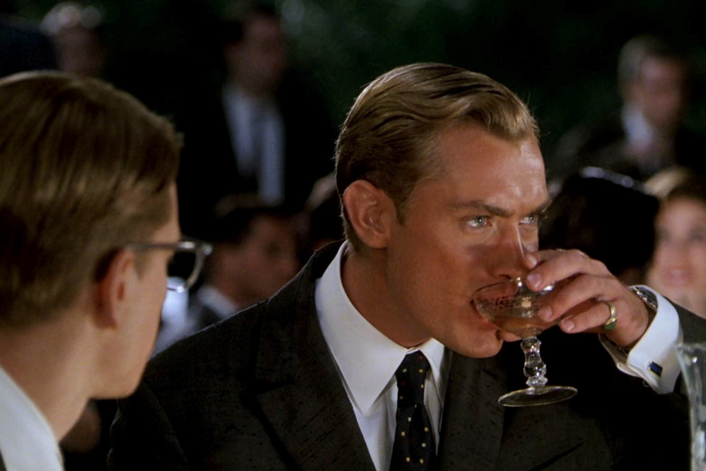 Dickie Greenleaf wearing dupioni silk jacket and polkadot tie in The Talented Mr Ripley