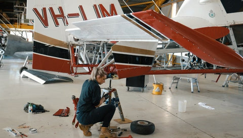 Georgia Henderson fixing airplanes in Australia becoming an aircraft maintenance technician