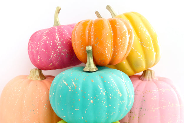 A Kailo Chic Life - DIY IT – GOLD SPLATTER PAINTED PUMPKINS