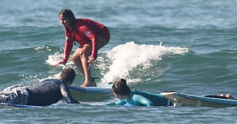 Group surf lesson