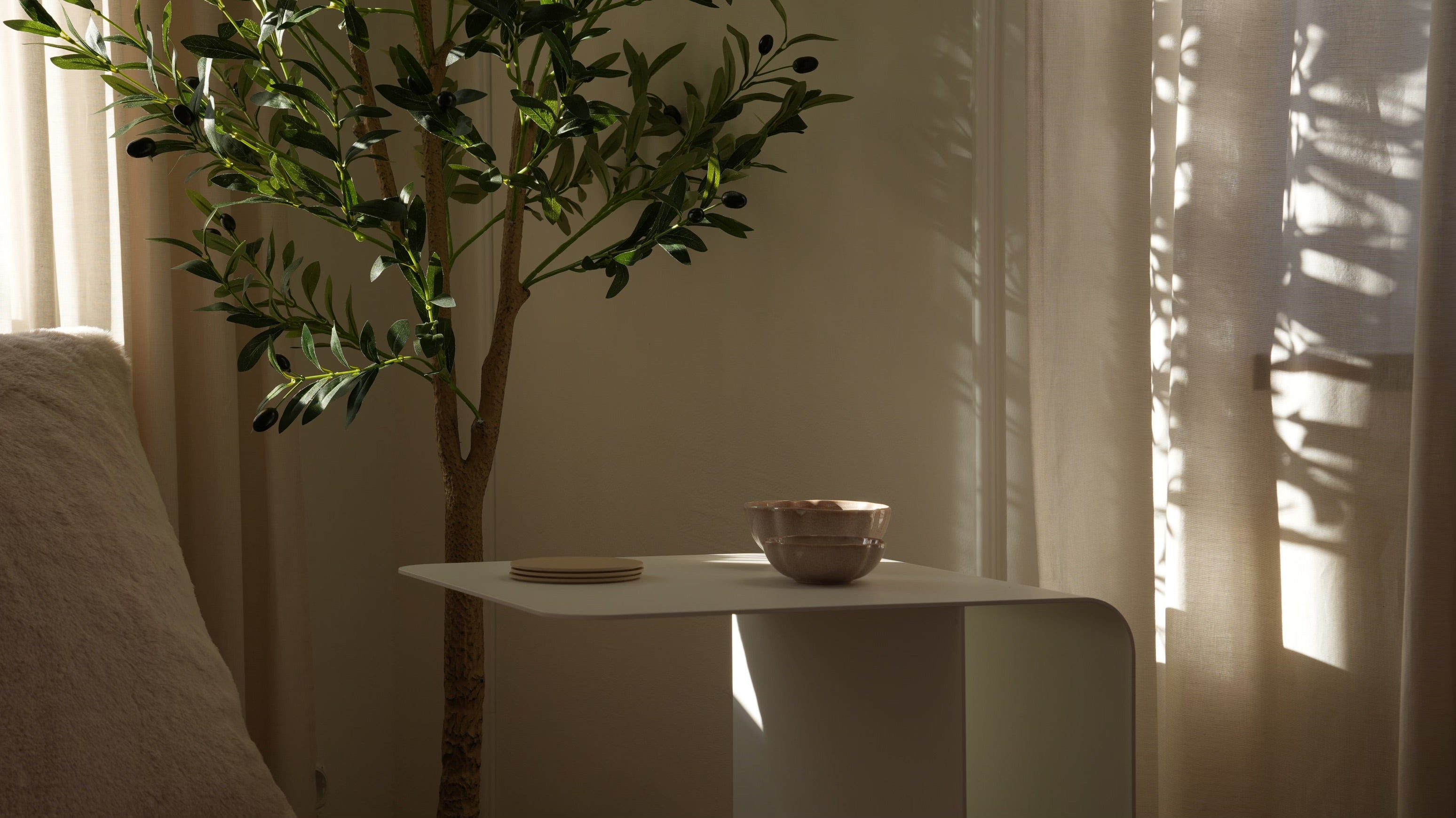 Zierleisten_Inspos_Livingroom_COSMO_Olivetree