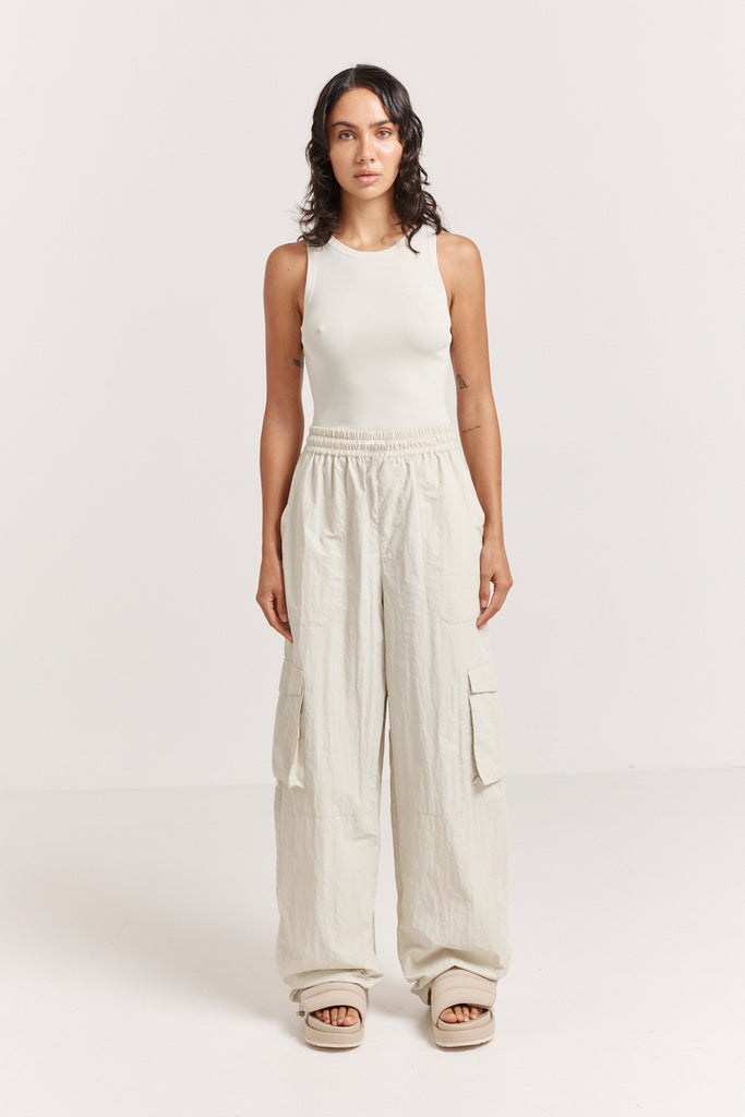 Caruso Pant | Cargo-Style White Pants | Henne