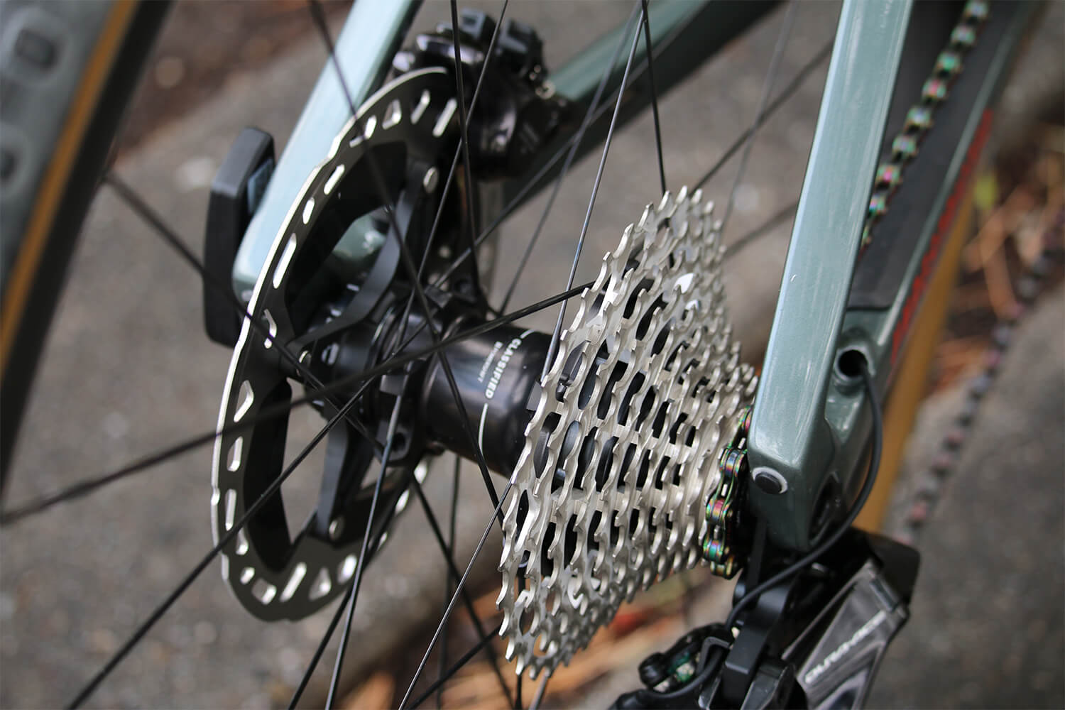 Classified Powershift Hub Contender Bicycles cassette detail