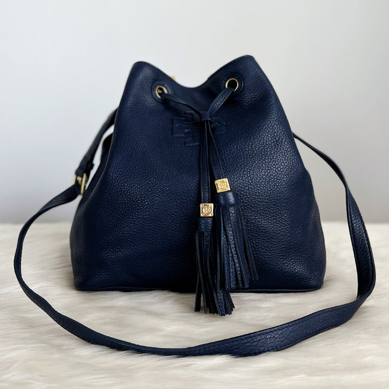 Tory Burch Navy Leather Drawstring Shoulder Bag – Luxury Trade