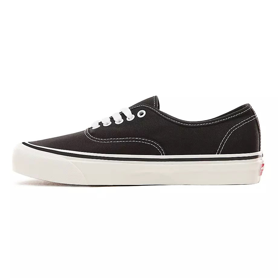 vans 44dx black