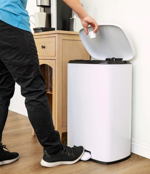 trash can with foot pedal | trash can | bathroom trash can | trash can kitchen | kitchen trash can | garbage can