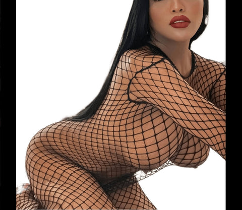 bzezelle à l'intérieur d'une bodystocking, tenu ultra sexy , un trou montrant son hatchoun