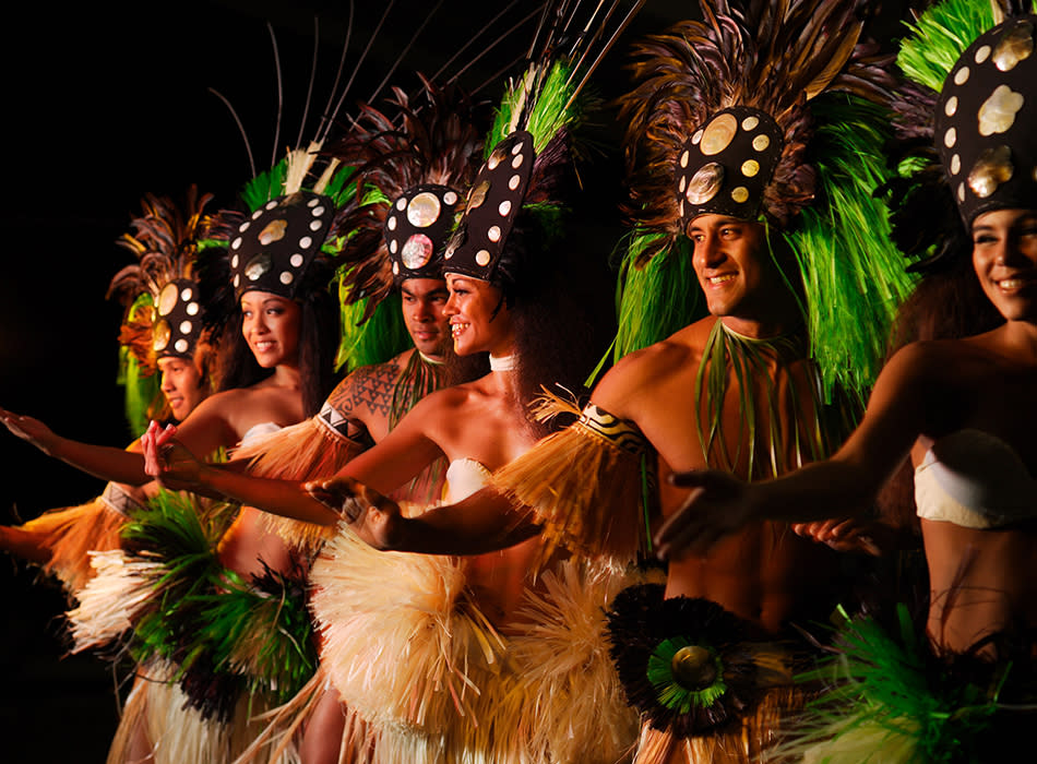 luau art performance