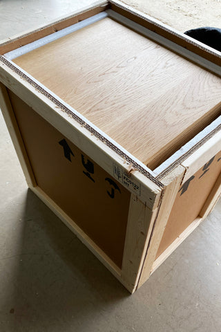 Furniture shipping crate made of cardboard, wooden battens and 1inch polyurethane foam
