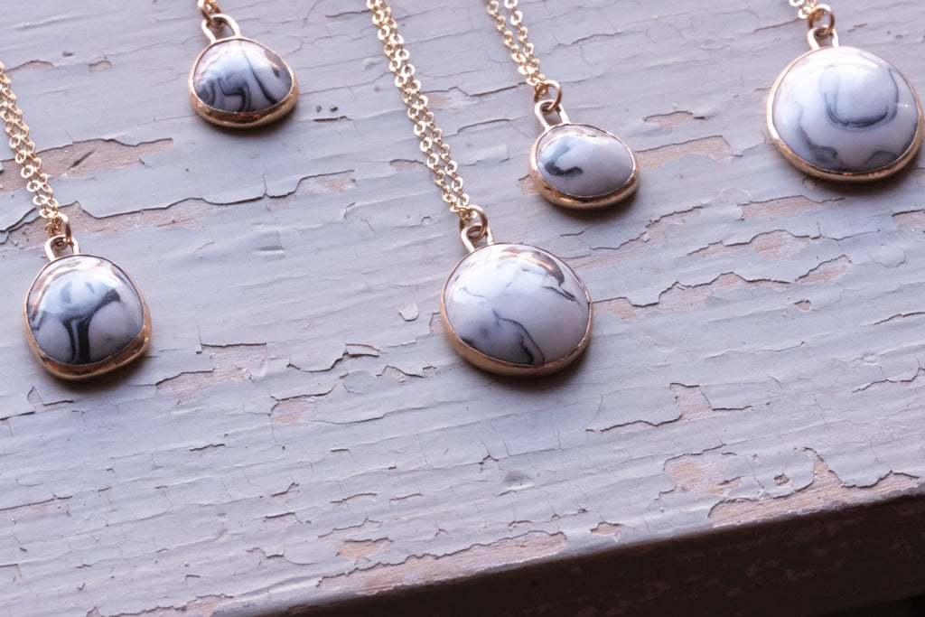 Marbled Porcelain Double Bezel Set Pendant Necklaces