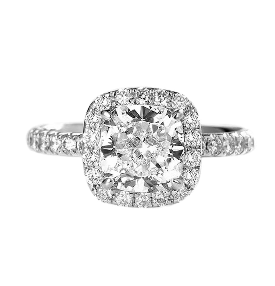 Four claw white gold cushion-cut diamond ring