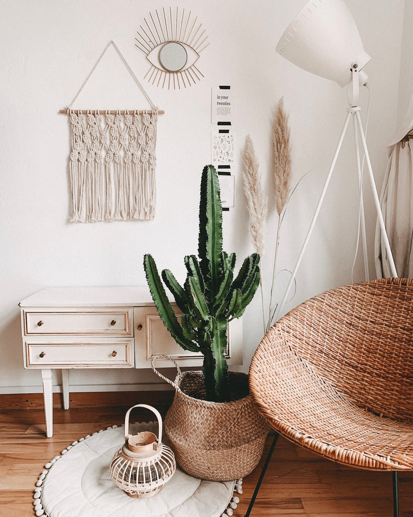 Boho livingroom with boho wallpaper