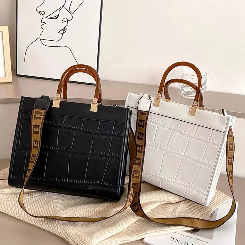 Classic Chain Bag Ladies Striped Flip Messenger Bags Quality Coin Card  Wallet Practical And Durable Light Purse From Bagdesigner, $52.05