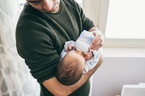 Ways For Dads To Bond With Their Newborn