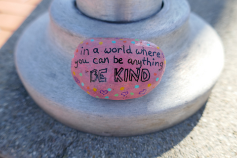 Ways to Celebrate World Kindness Day With Your Kids