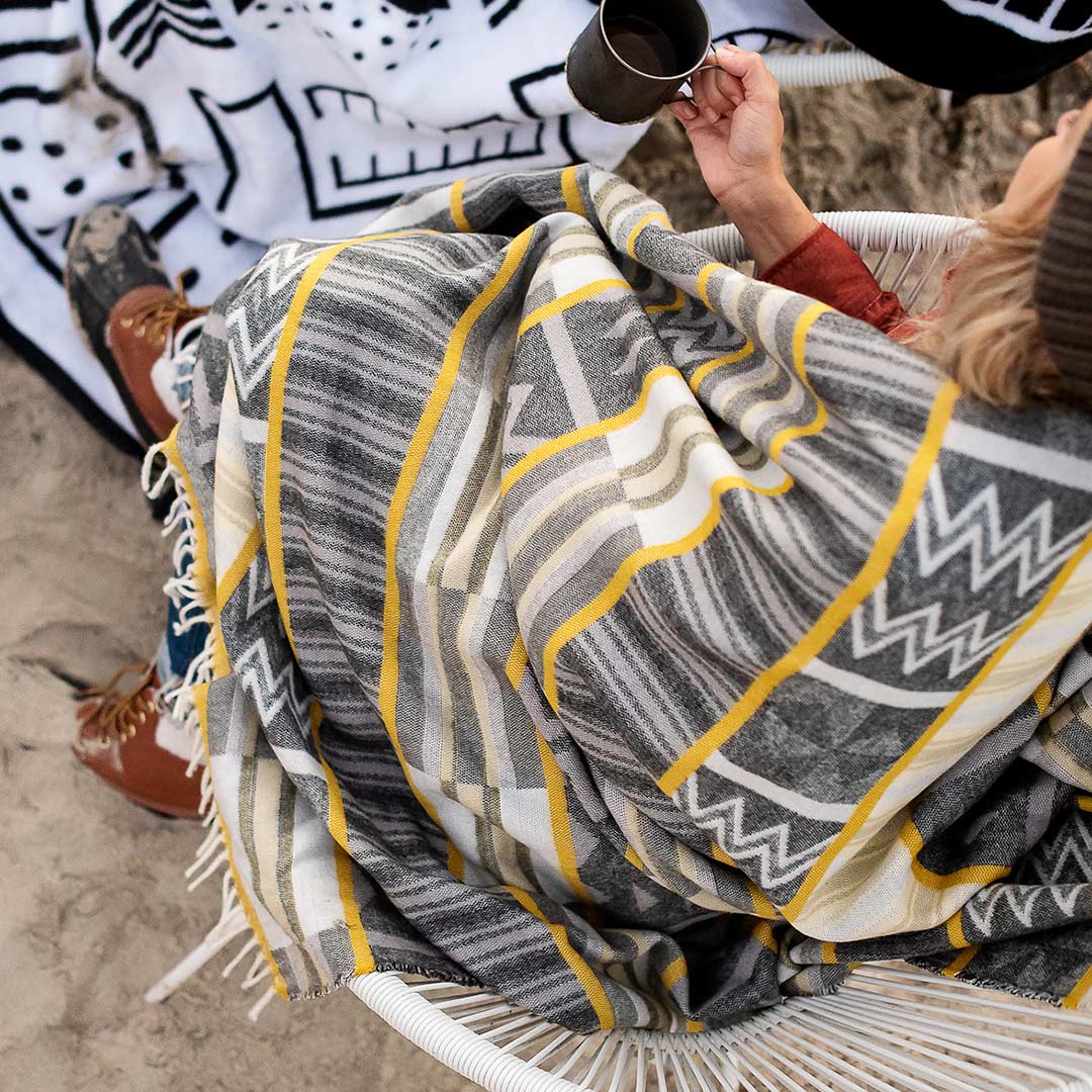 The Ultimate Guide to The Maasai Shuka Cloth Throw - Thula Tula