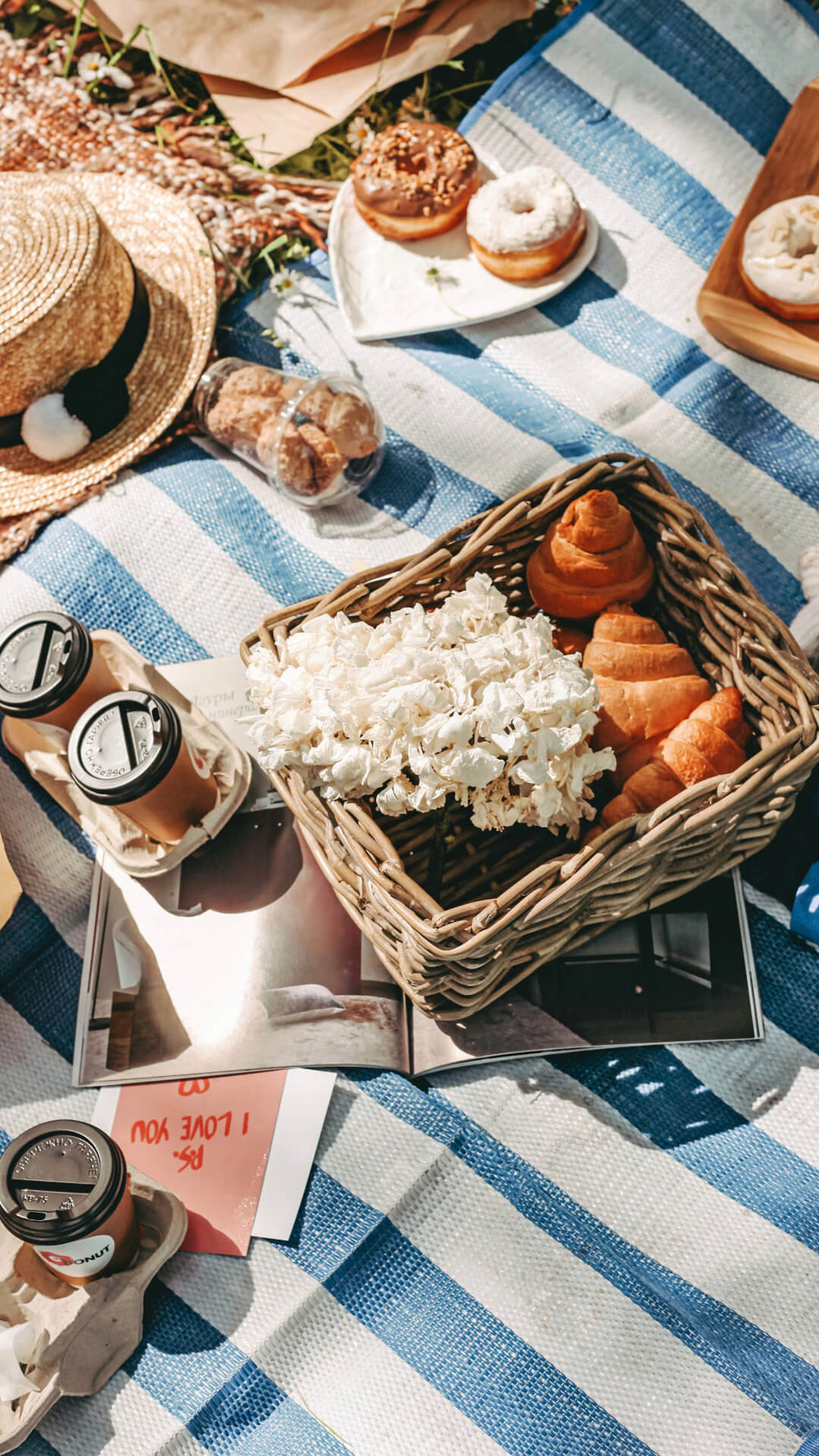 Budget-friendly picnic accessories