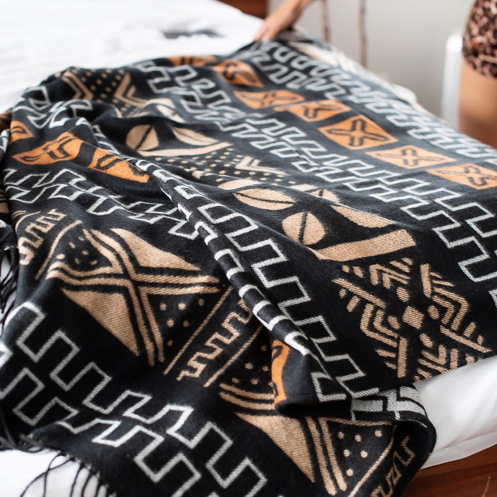 How to Choose the Right Throw Blanket Size [Your Ultimate Guide] - Thula  Tula