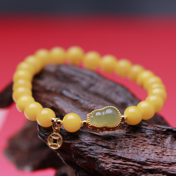 Deegnt focus on Agate, Emerald Jade stone, gemstone bracelet designs!