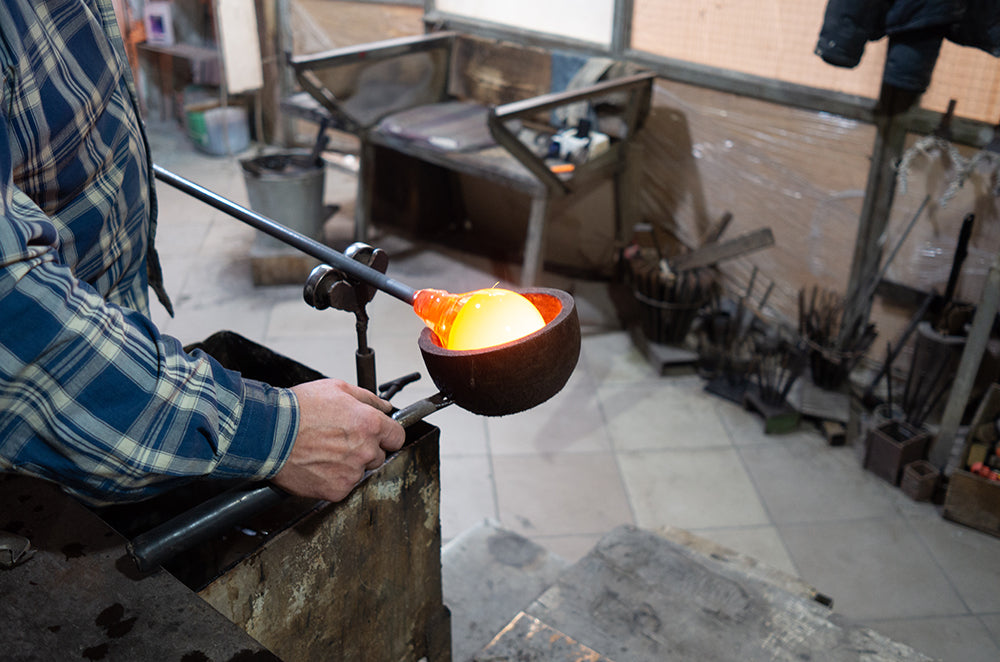 Production of mouth-blown glass in Lemberg 