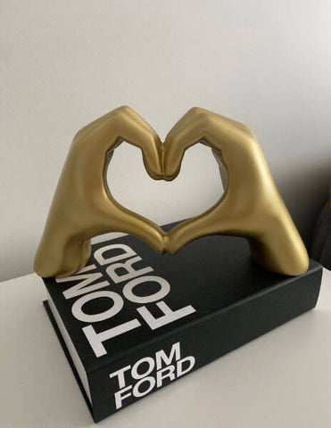 Abstract Love Fingers Statue 02.jpg