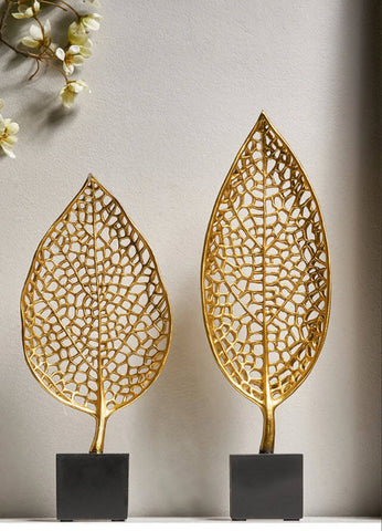 Golden Botanical Leaf Sculpture 01.jpg