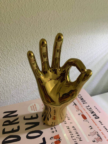 Golden Hand Gesture 03.jpg