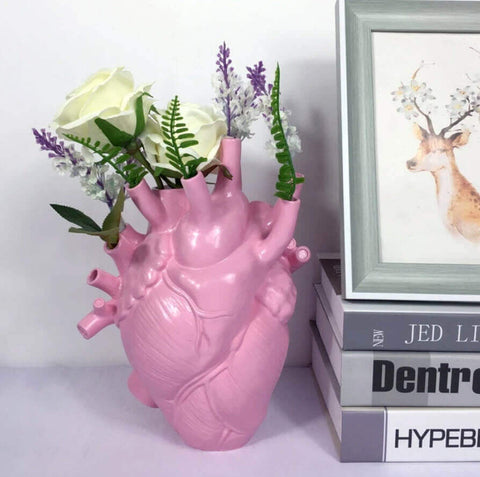 Pink Heart Vase 01.jpg