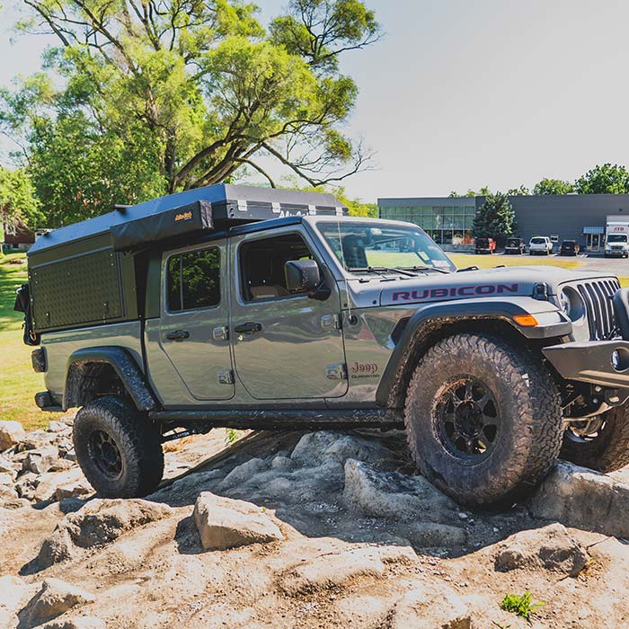 Alu-Cab Canopy Camper Jeep Gladiator (Base Model)