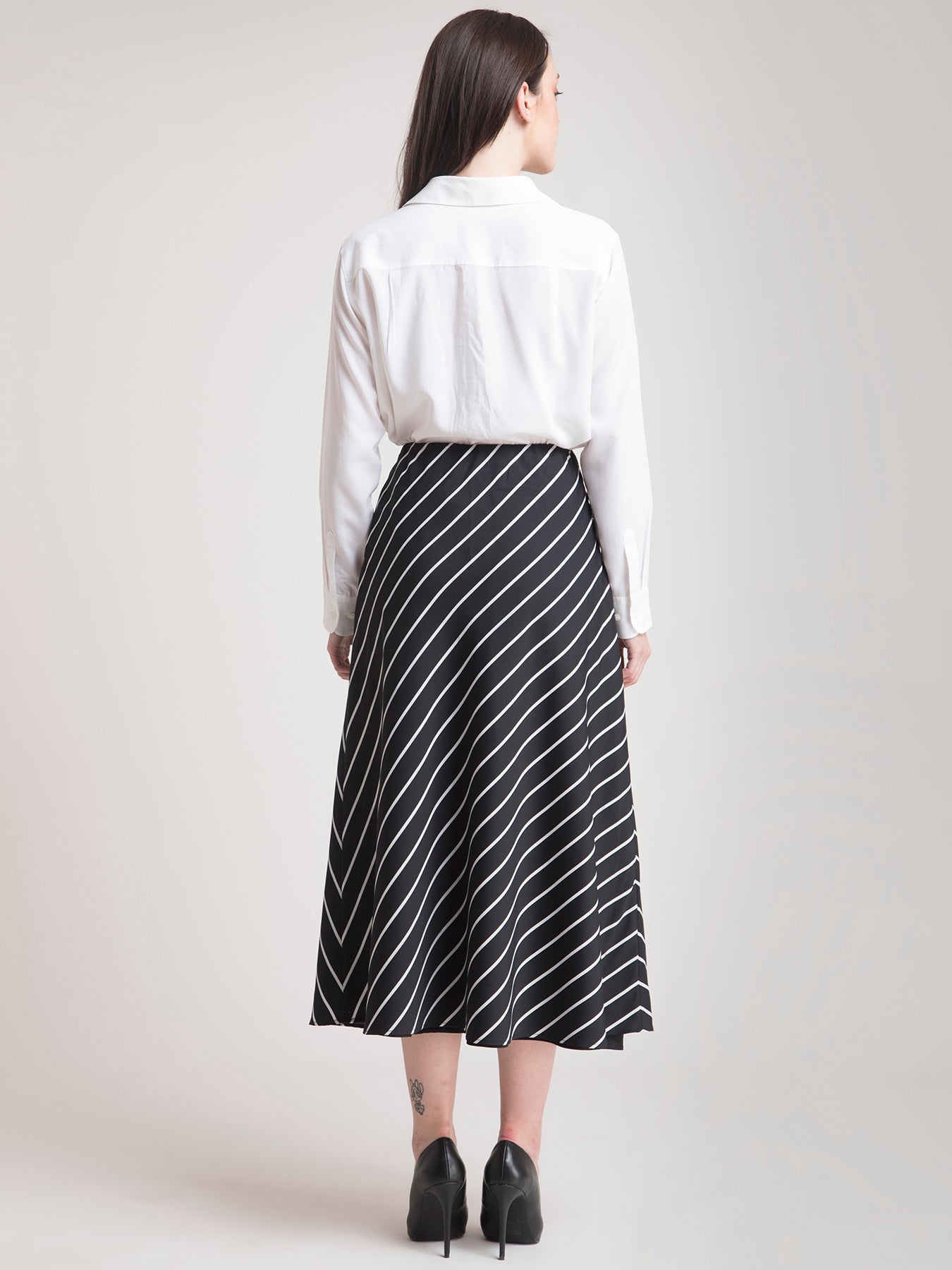 striped skirt black shirt