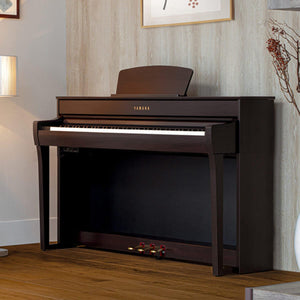 piano yamaha 735