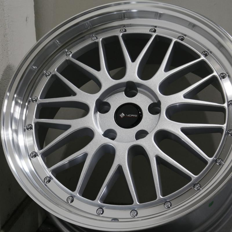 15 x 8 Vors VR 3 4 x 100/4 x 114.320銀ホイールリム73.1 - 自動車