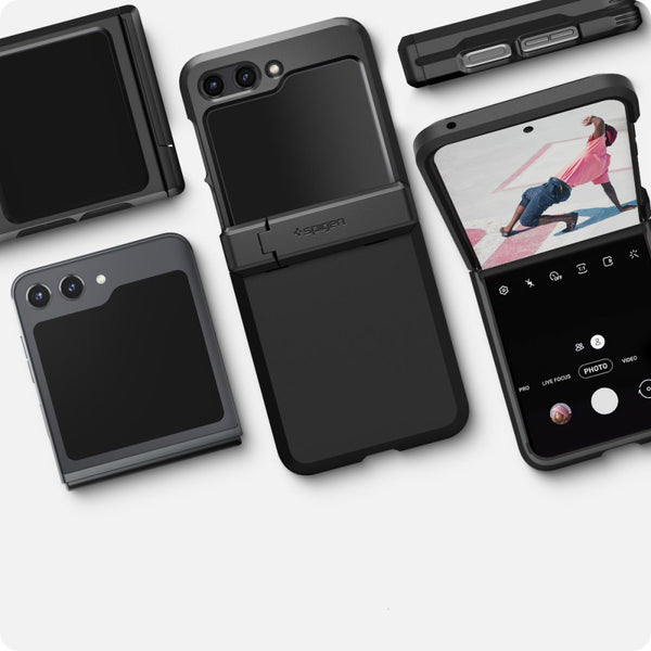 Schutzhülle Spigen Tough Armor Pro für Galaxy Z Flip5, Schwarz