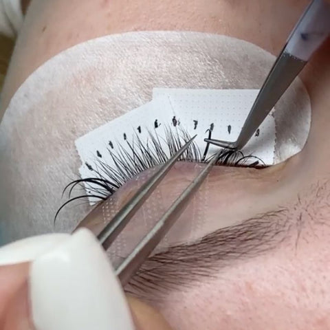 Applying Lash Extensions Guide