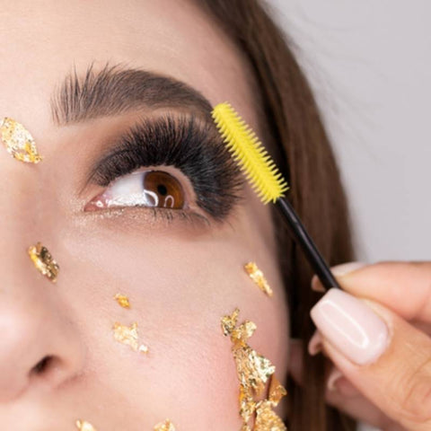 How to complete a full set of volume lash extensions faster?