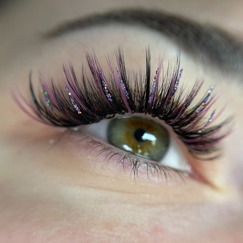 Seasonal Specials Creating Christmas Deals for Lash Services