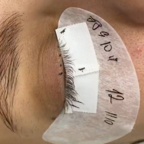 Taping techniques for eyelash extensions