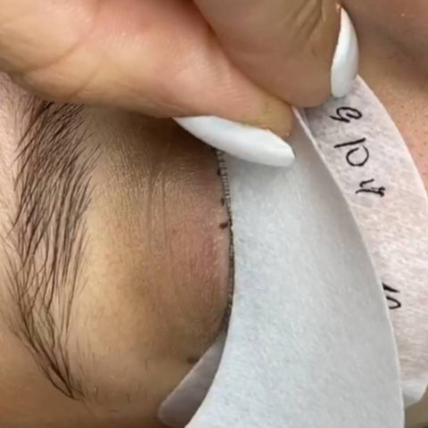 Taping techniques for lash extensions