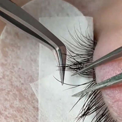 banana peel technique lashes