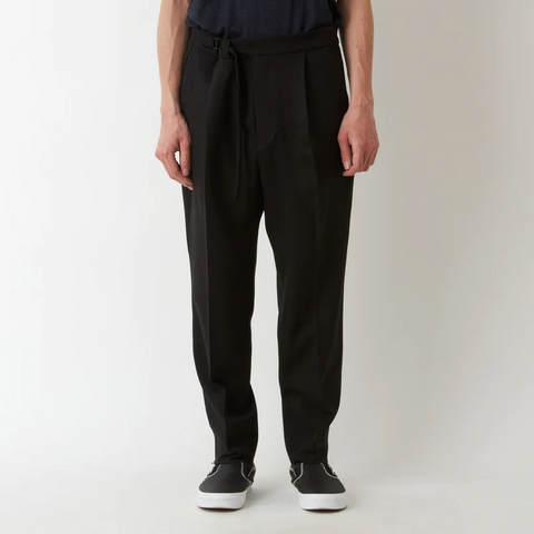 White Mountaineering '1-Tuck Wide Tapered Pants' – Black