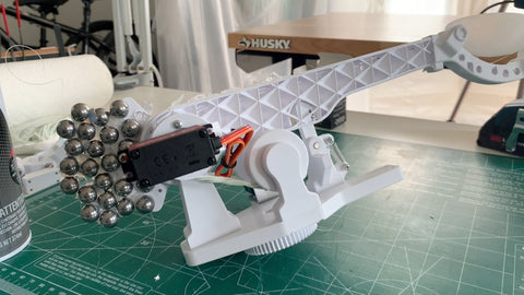 Second iteration of the 3d printed catapult arm