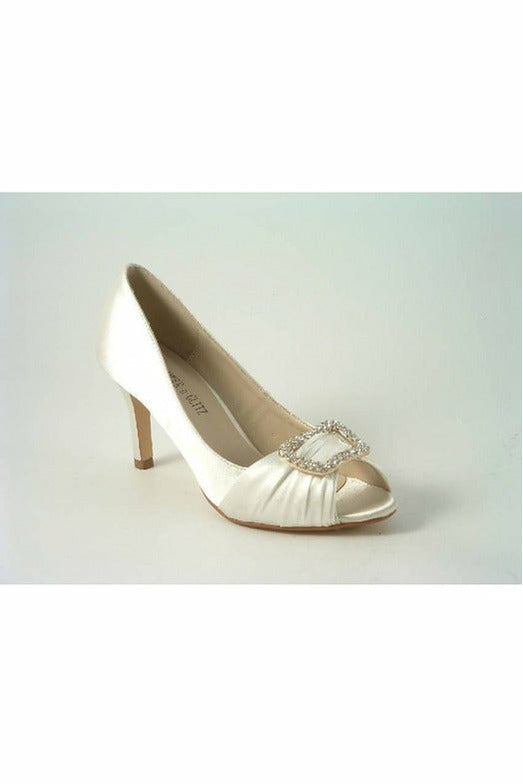 ivory satin court shoe