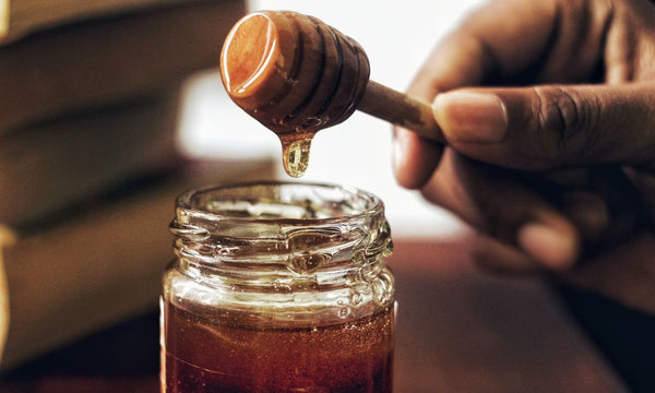 manuka honey as a natural remedy for beard dandruff