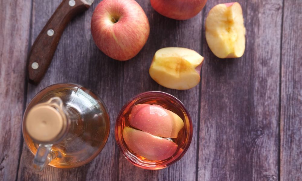 apple cider vinegar for dandruff, natural remedies for dandruff