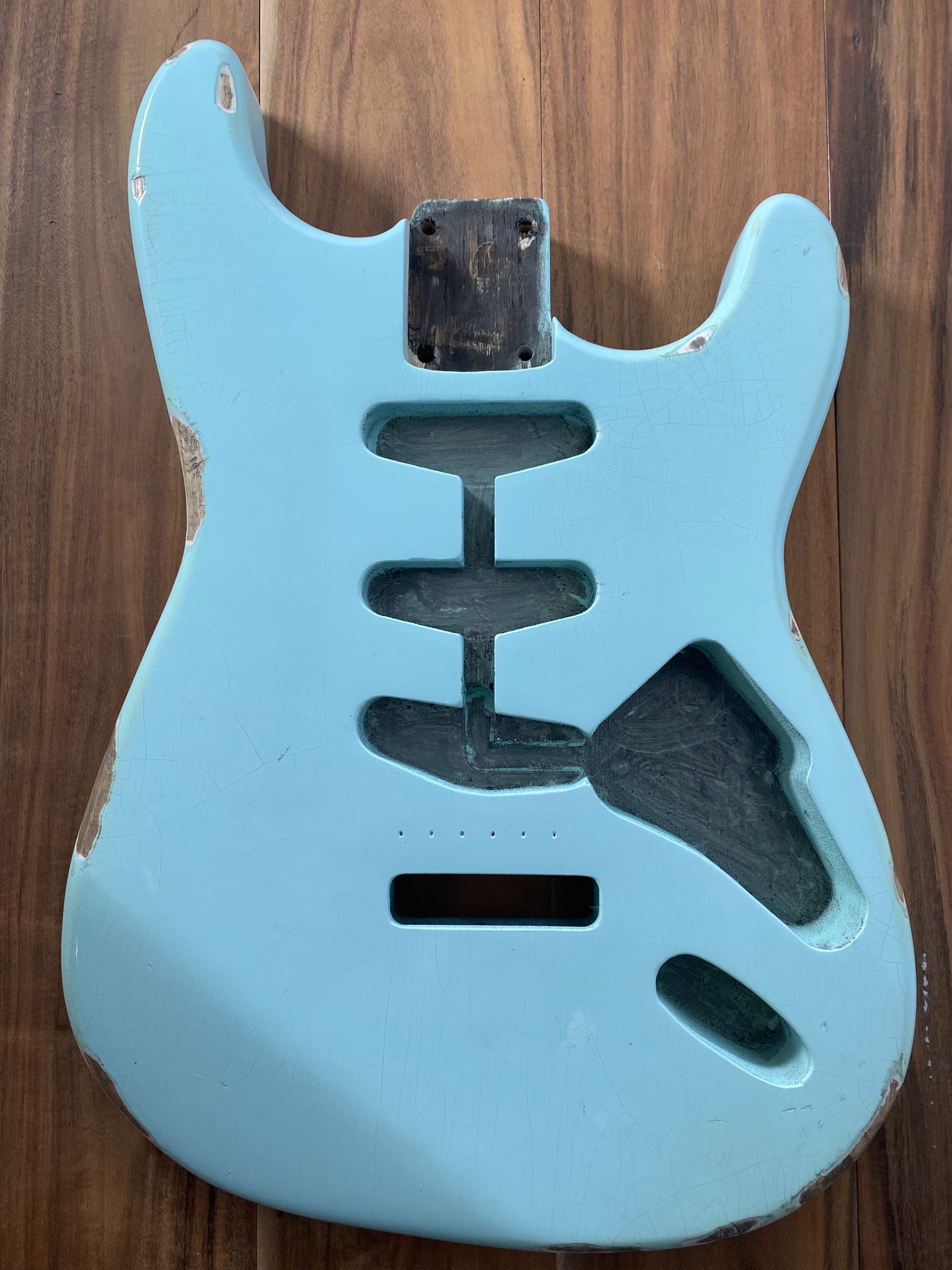 stratocaster body nitro