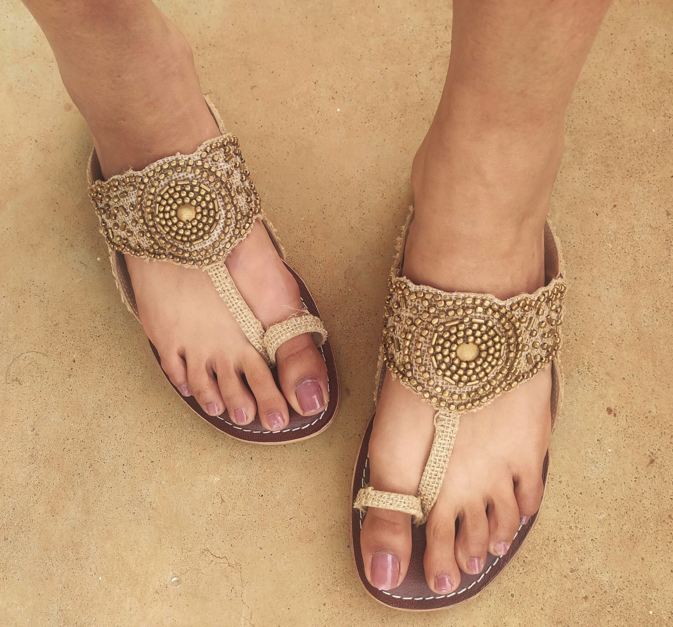 Shoes that Go Best with Different Indian Sarees : u/CindyFootwears